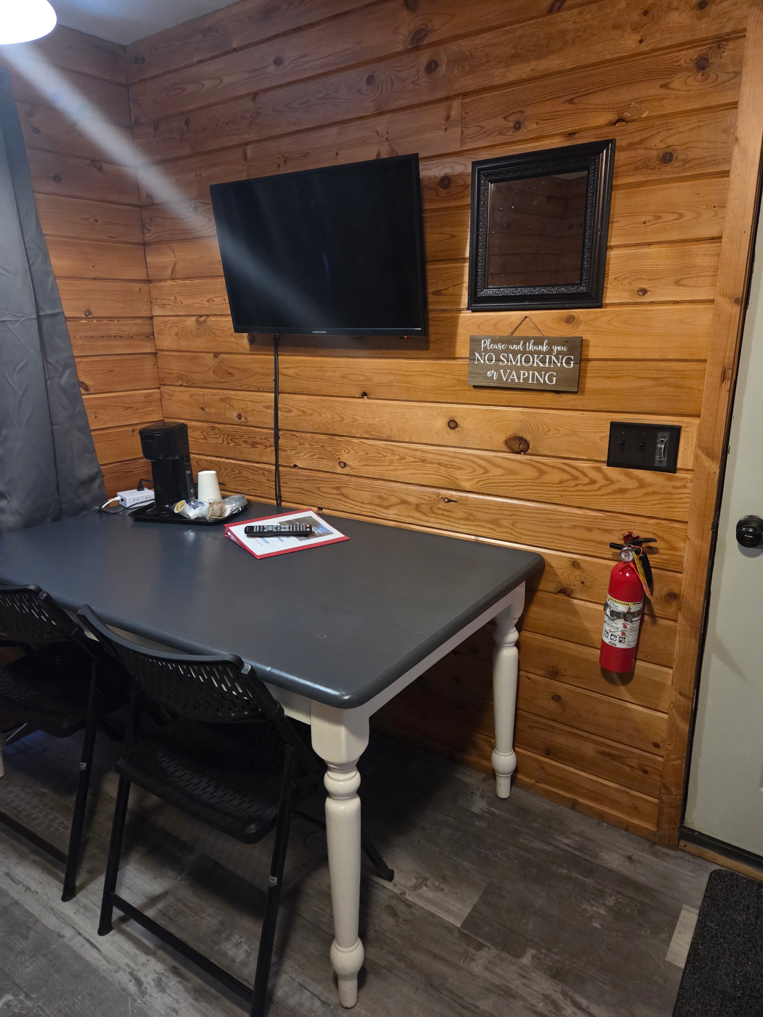 Our cozy Central WA rustic cabins